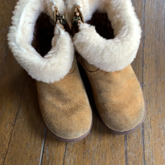 UGG Jorie Boots - Picture 4 of 9